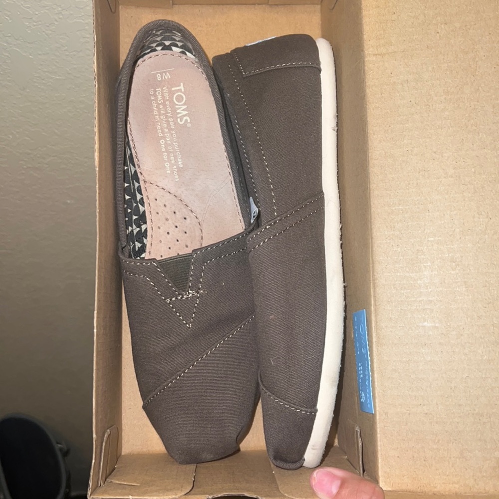 Women’s Tom’s in hunter green